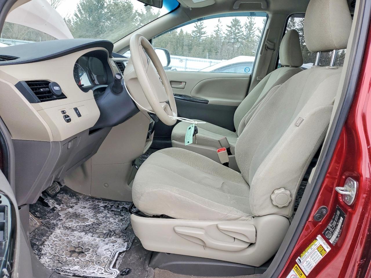 2012 TOYOTA SIENNA