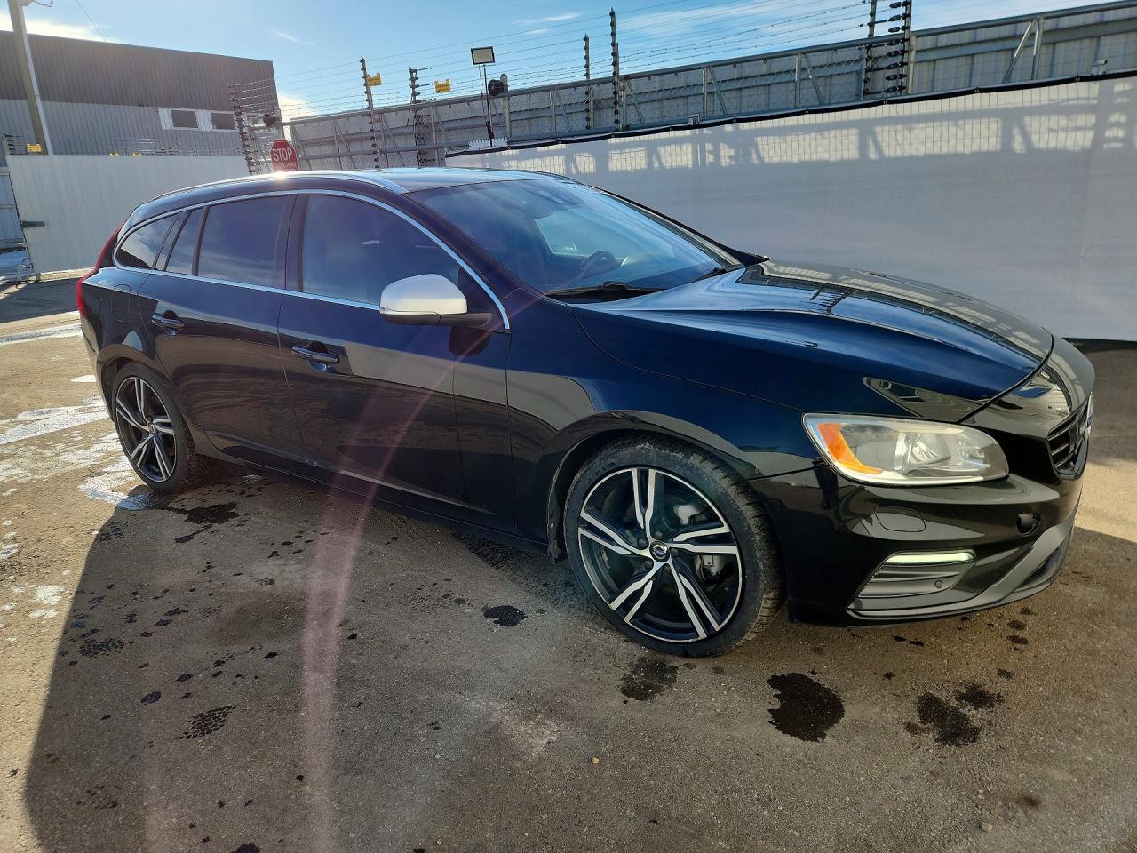 2017 VOLVO V60