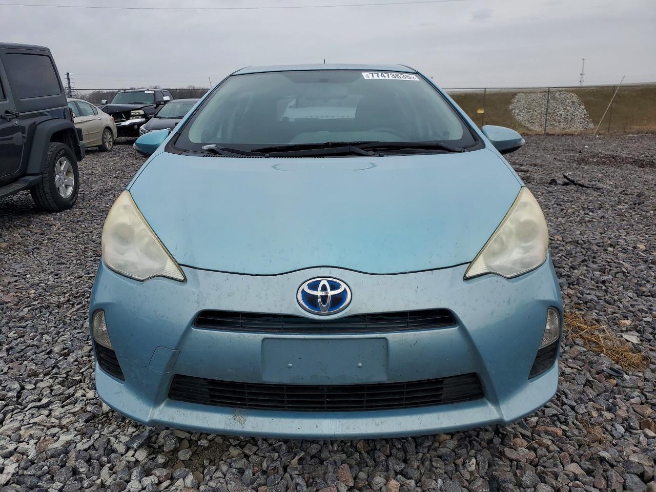 2013 TOYOTA Prius c