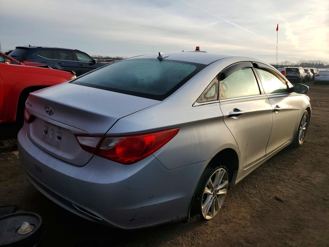 2013 HYUNDAI SONATA