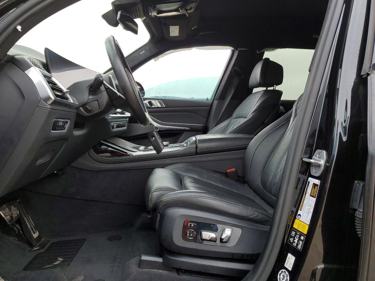 2023 BMW X7