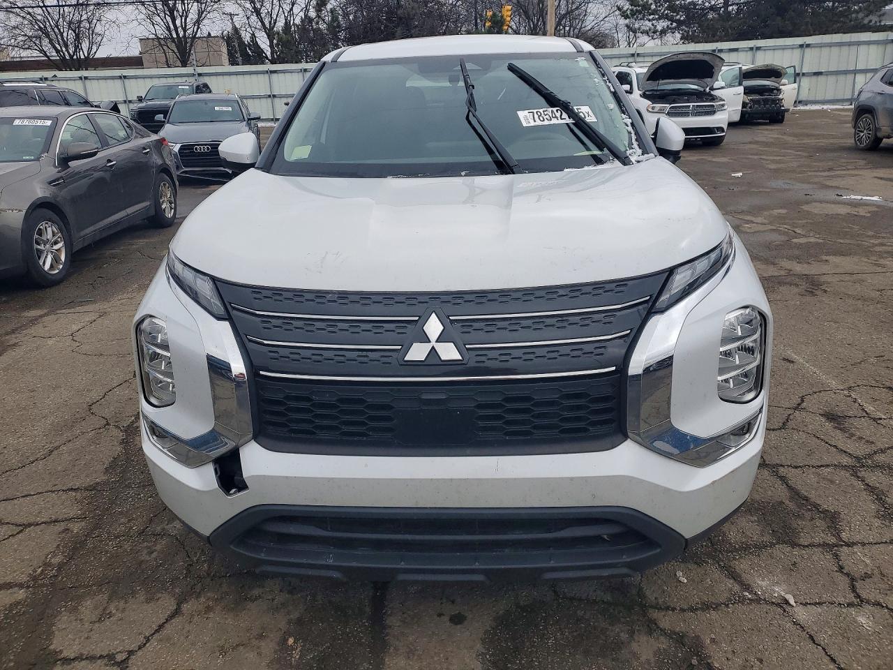 2023 MITSUBISHI outlander