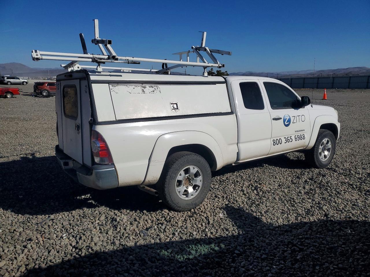 2011 TOYOTA TACOMA