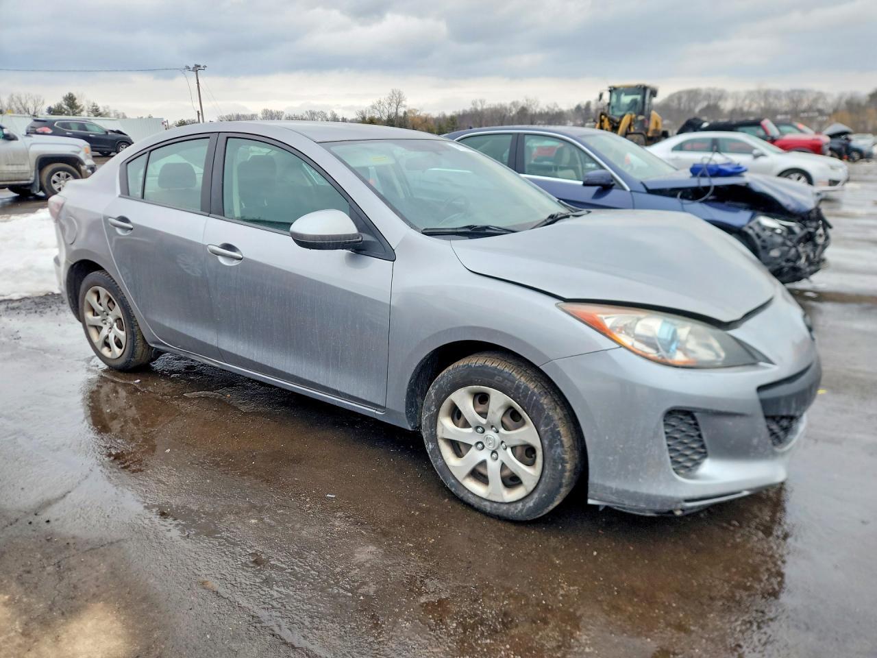 2013 MAZDA 3