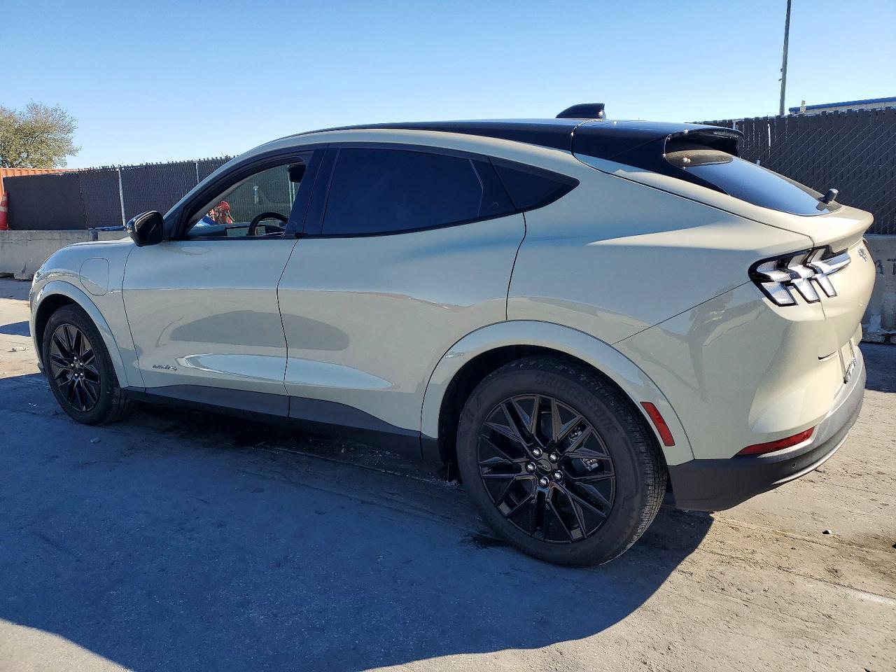 2025 FORD Mustang Mach-E