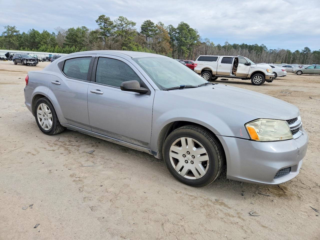 2013 DODGE Avenger