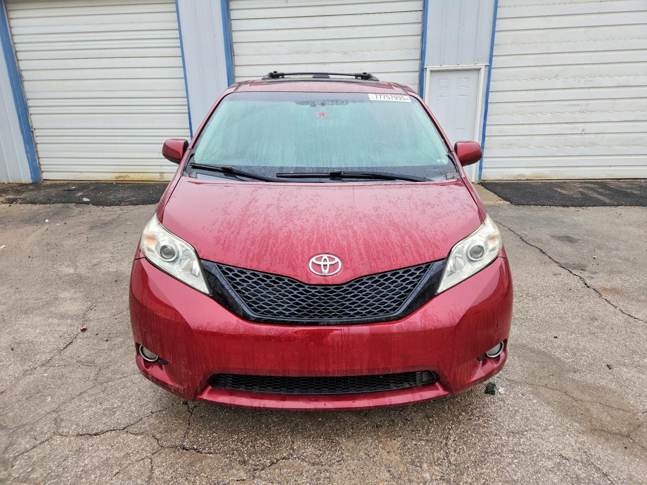 2012 TOYOTA SIENNA