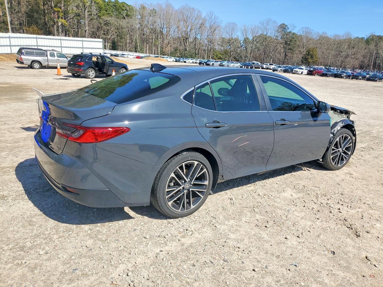 2025 TOYOTA CAMRY