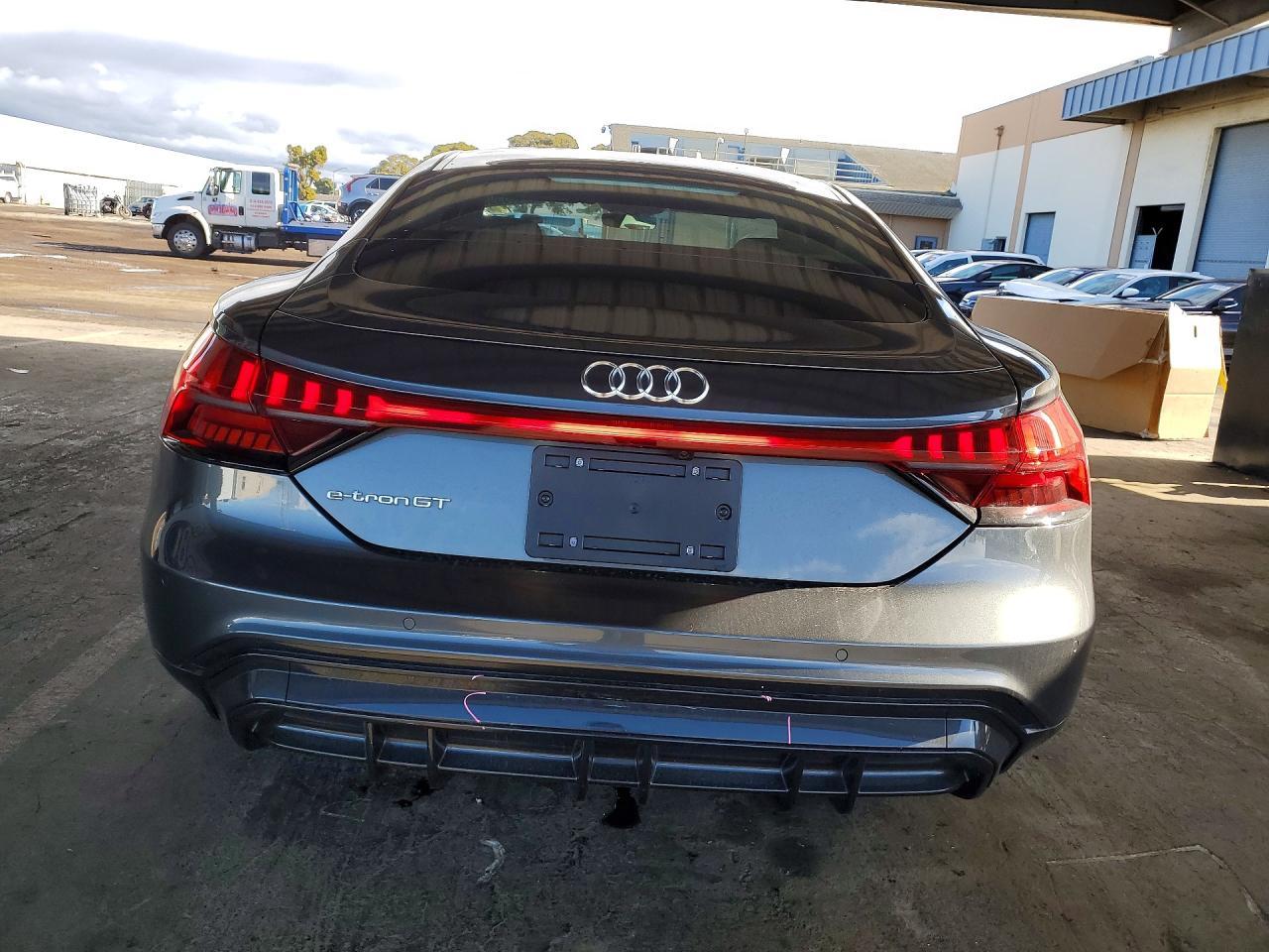 2024 AUDI e-tron GT