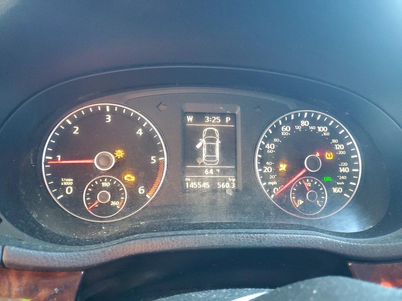 2013 VOLKSWAGEN Passat
