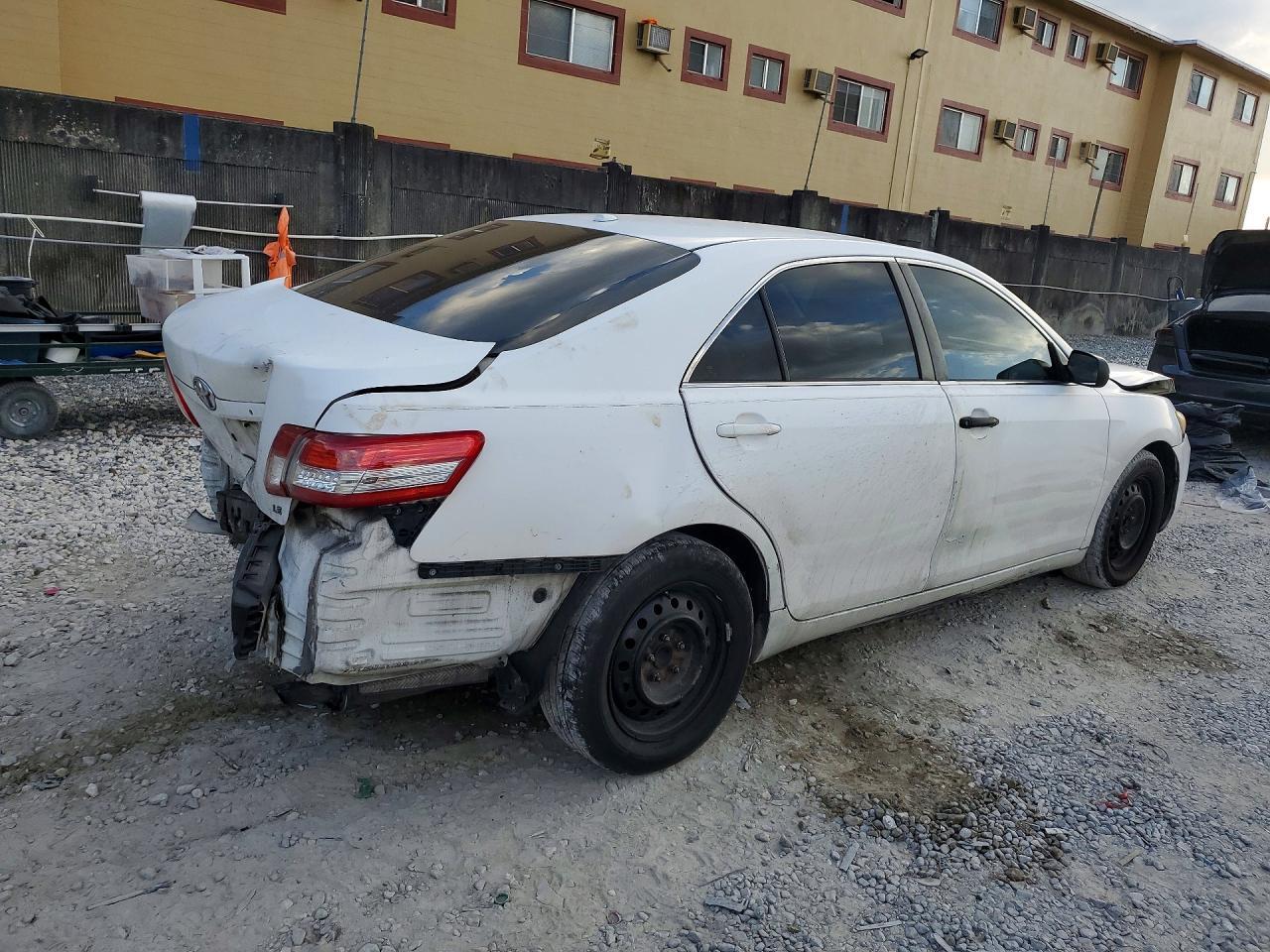 2010 TOYOTA CAMRY