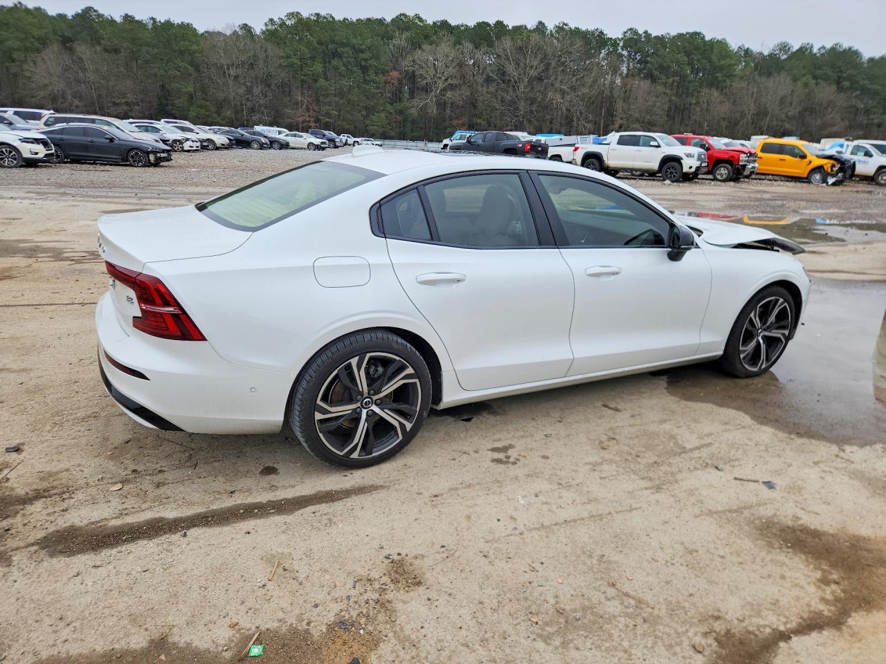 2024 VOLVO S60