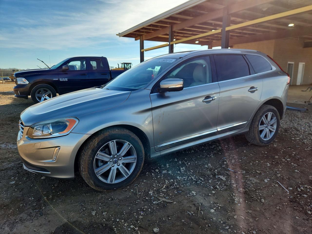 2016 VOLVO XC60