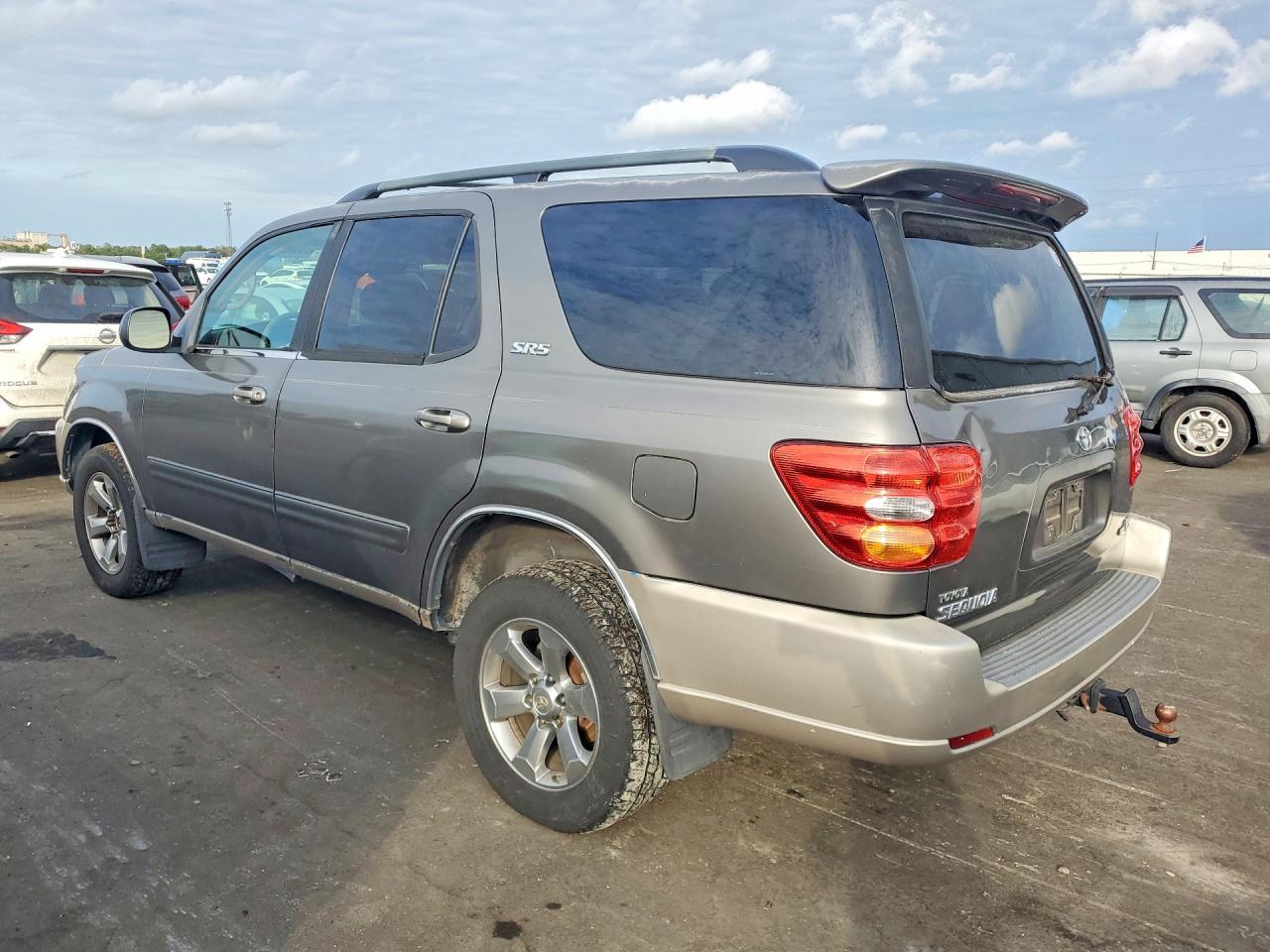 2004 TOYOTA Sequoia