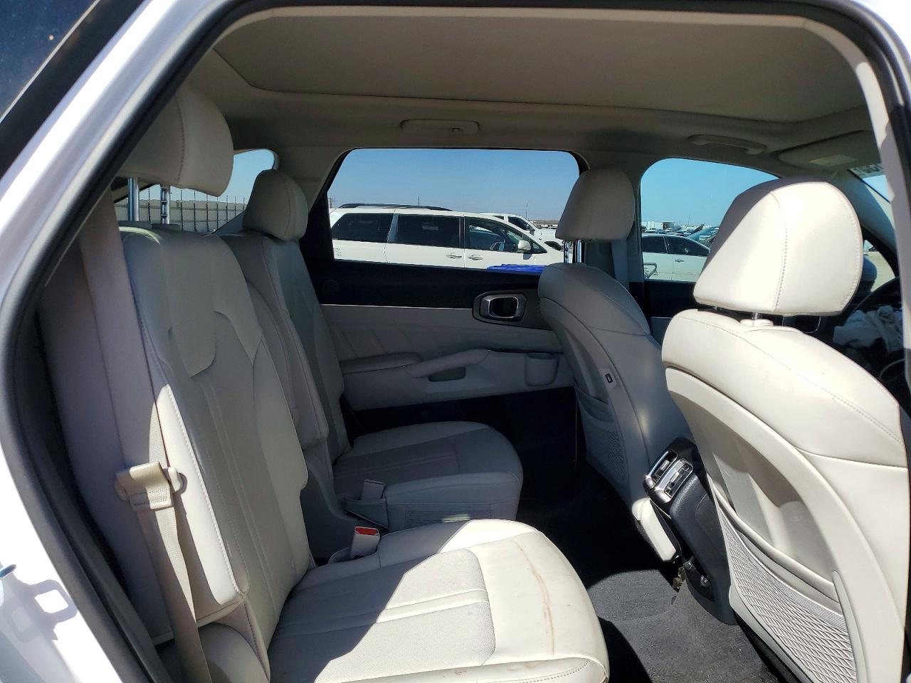 2023 KIA SORENTO
