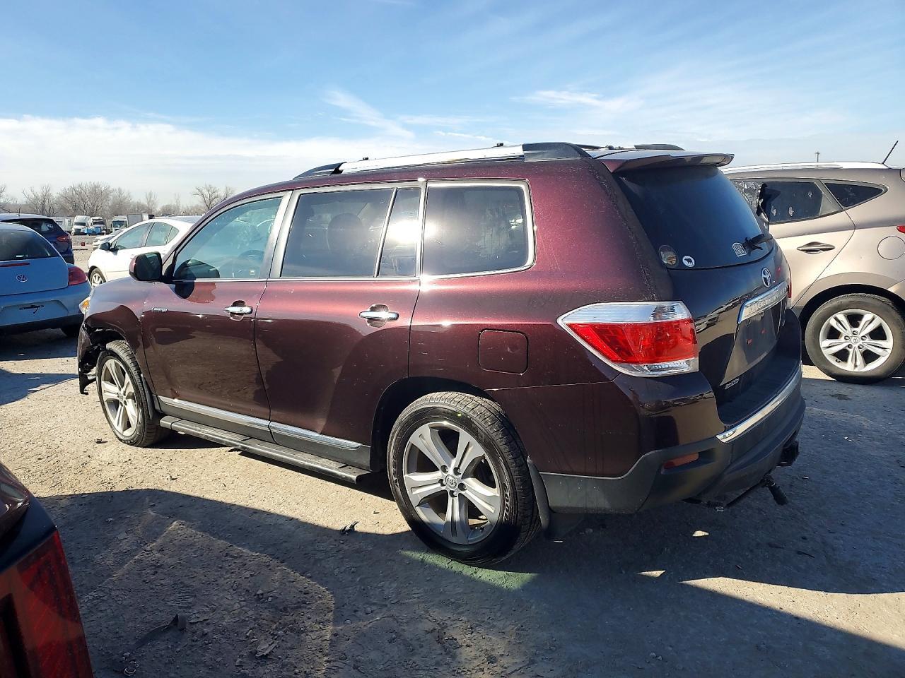 2013 TOYOTA HIGHLANDER