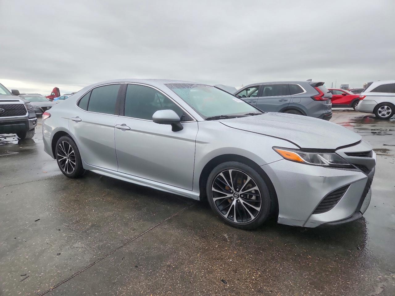 2018 TOYOTA CAMRY
