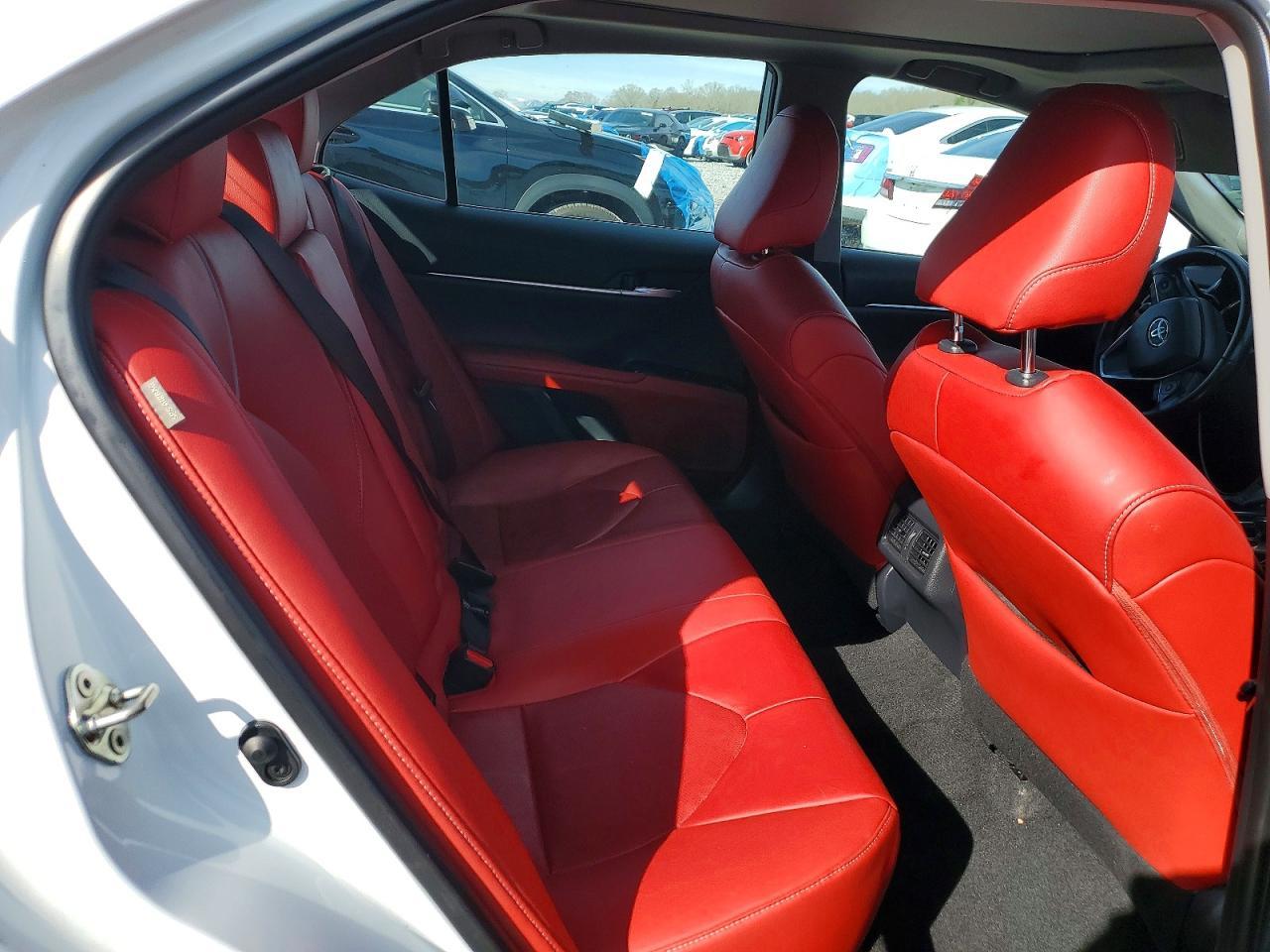 2019 TOYOTA CAMRY