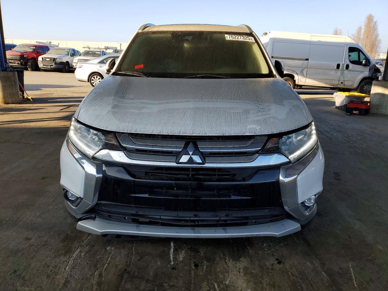 2018 MITSUBISHI outlander