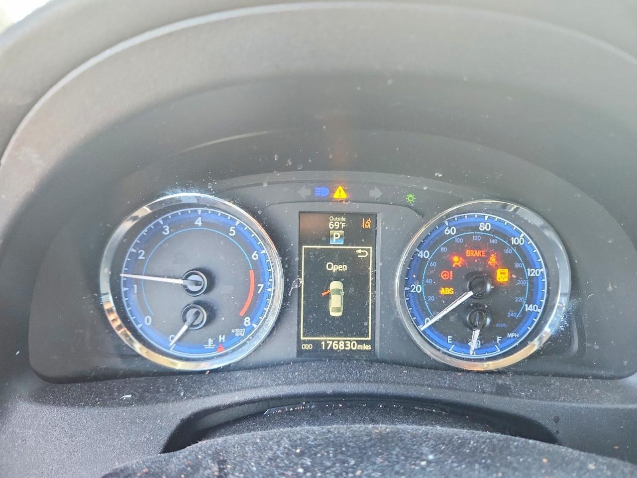 2017 TOYOTA COROLLA