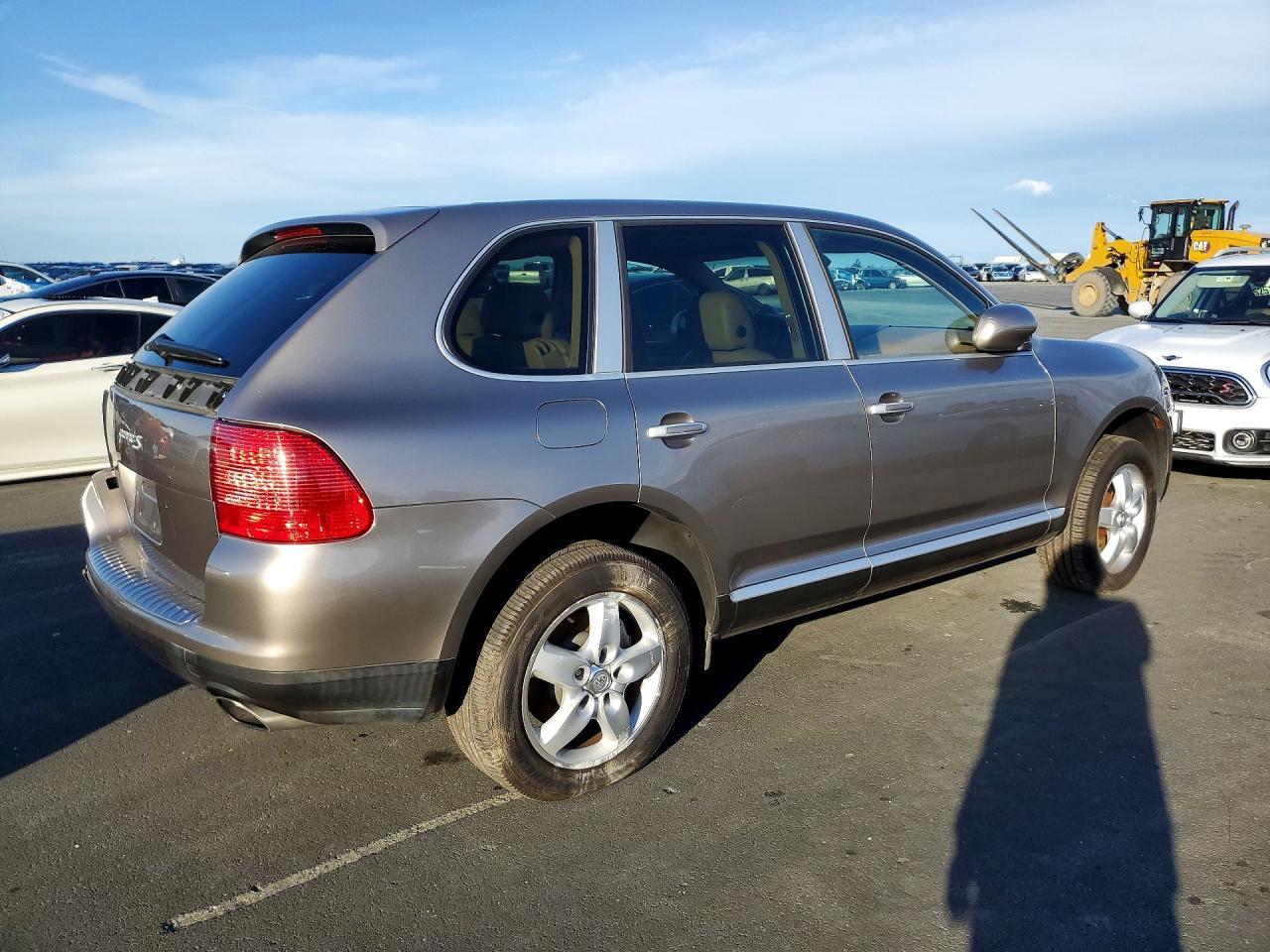 2004 PORSCHE CAYENNE