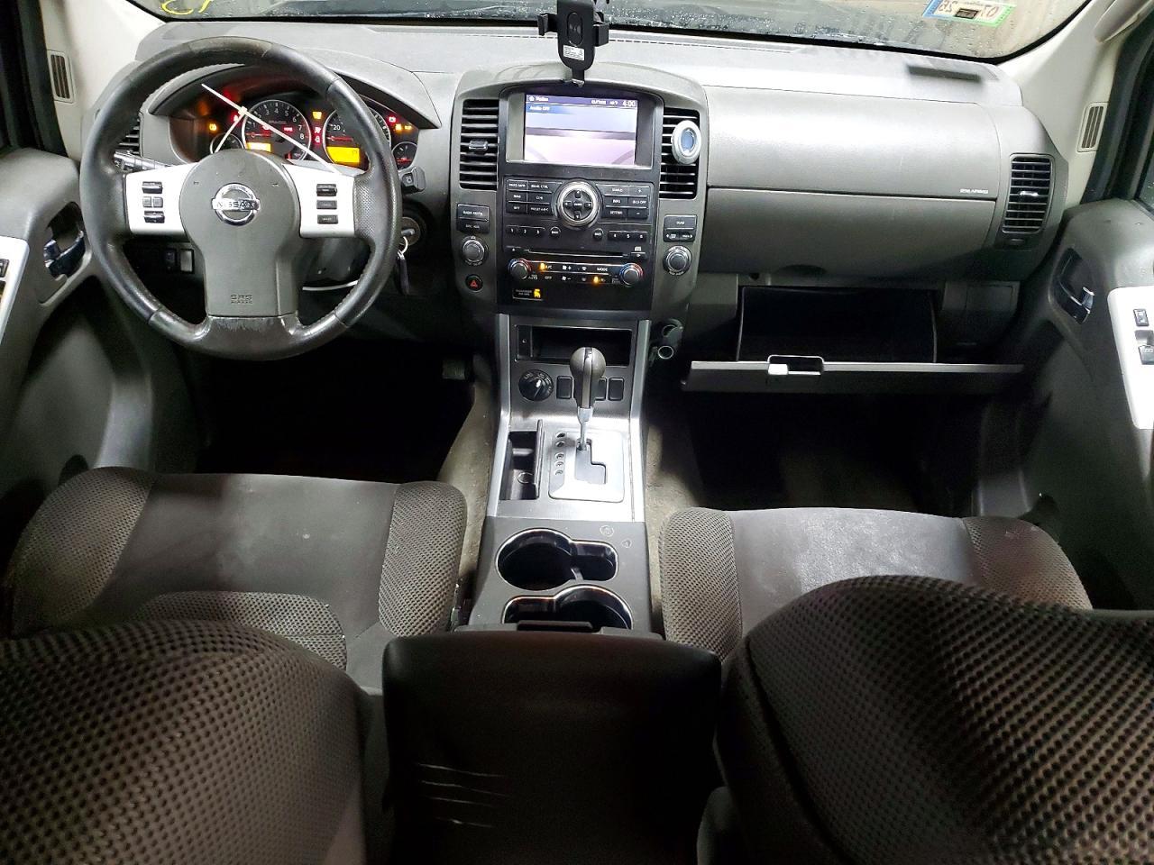 2011 NISSAN PATHFINDER