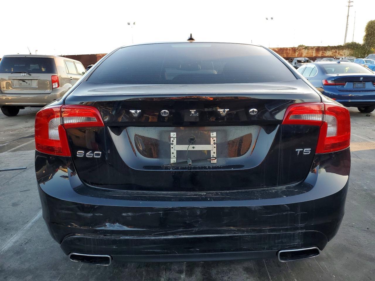 2014 VOLVO S60
