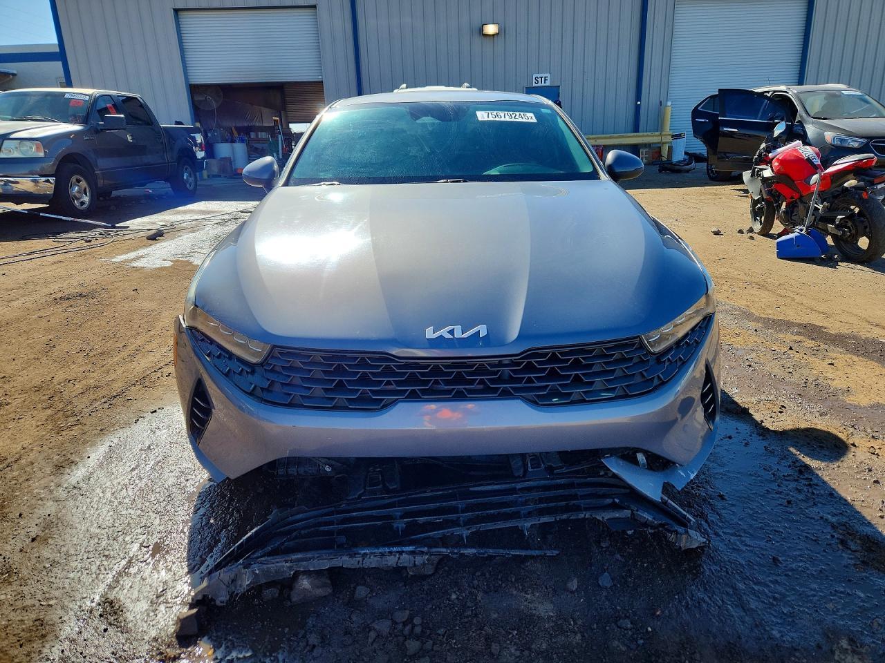 2022 KIA K5