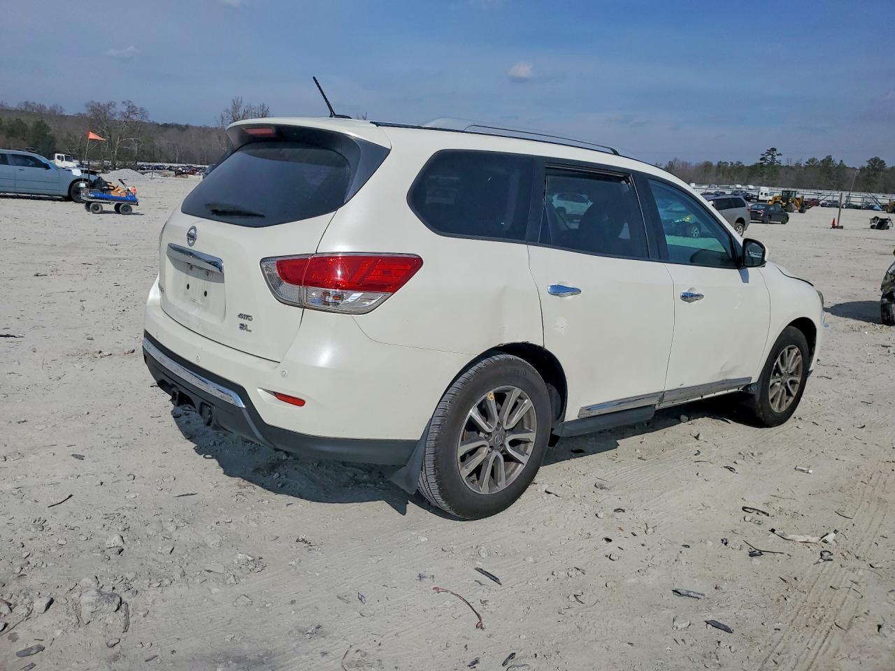 2016 NISSAN PATHFINDER