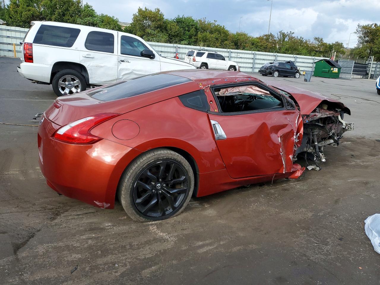 2016 NISSAN 370Z