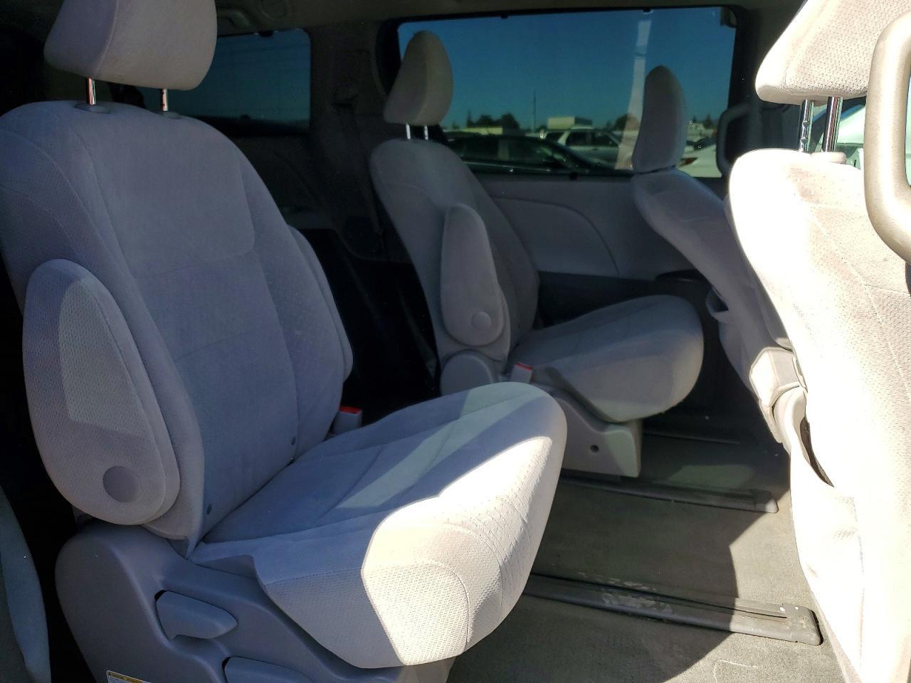 2015 TOYOTA SIENNA