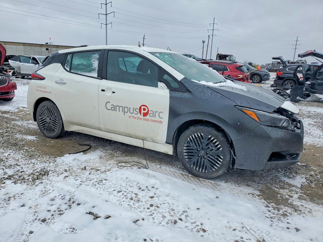 2023 NISSAN LEAF