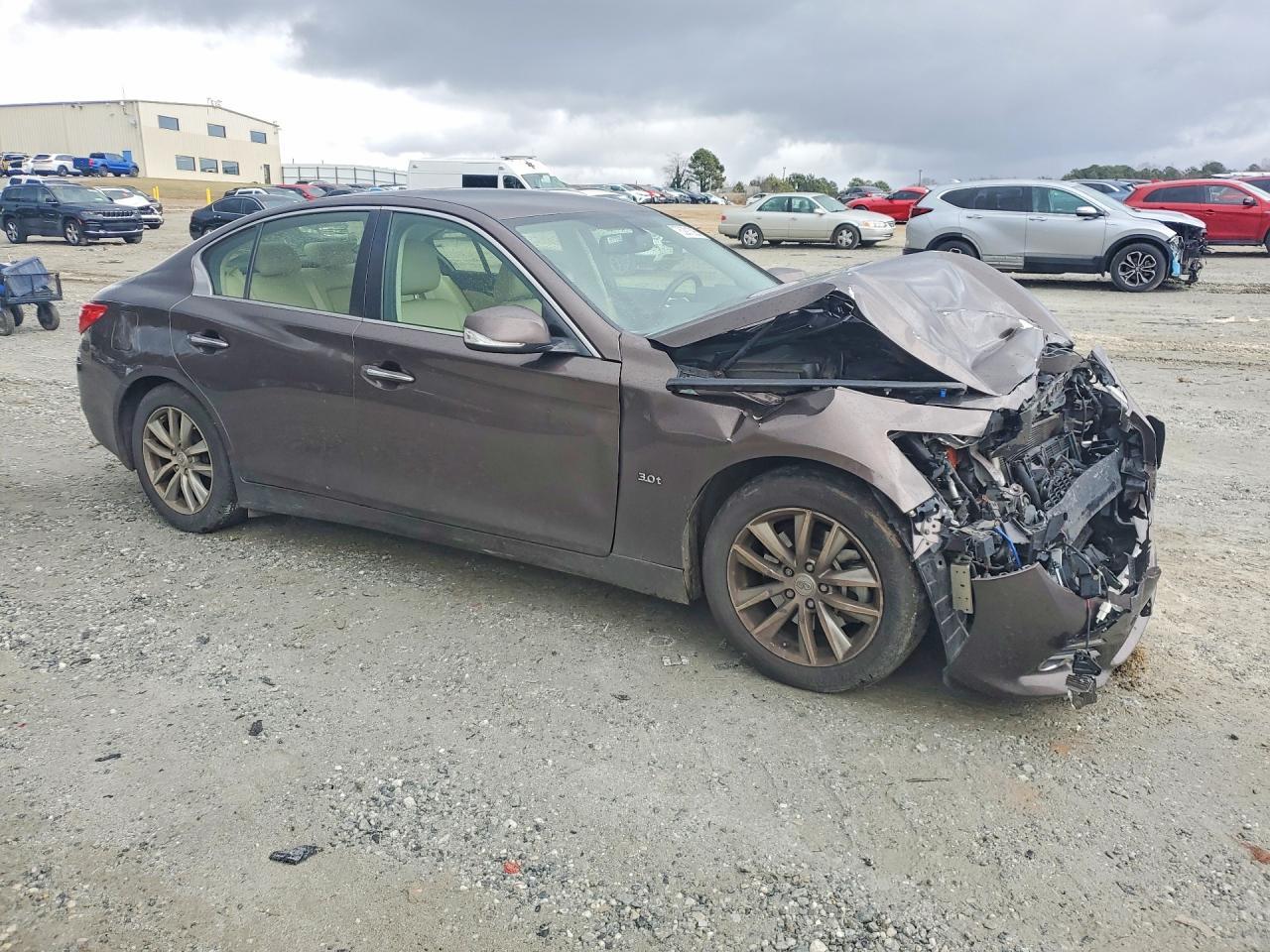 2016 INFINITI Q50