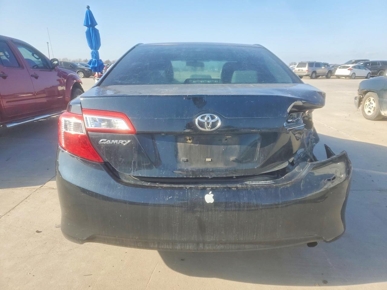 2014 TOYOTA CAMRY