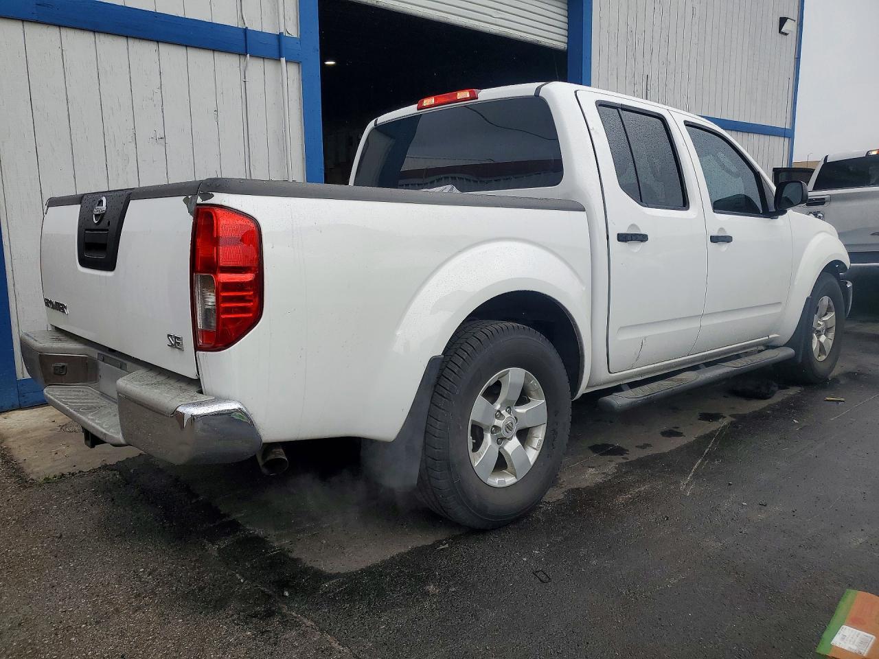 2010 NISSAN Frontier
