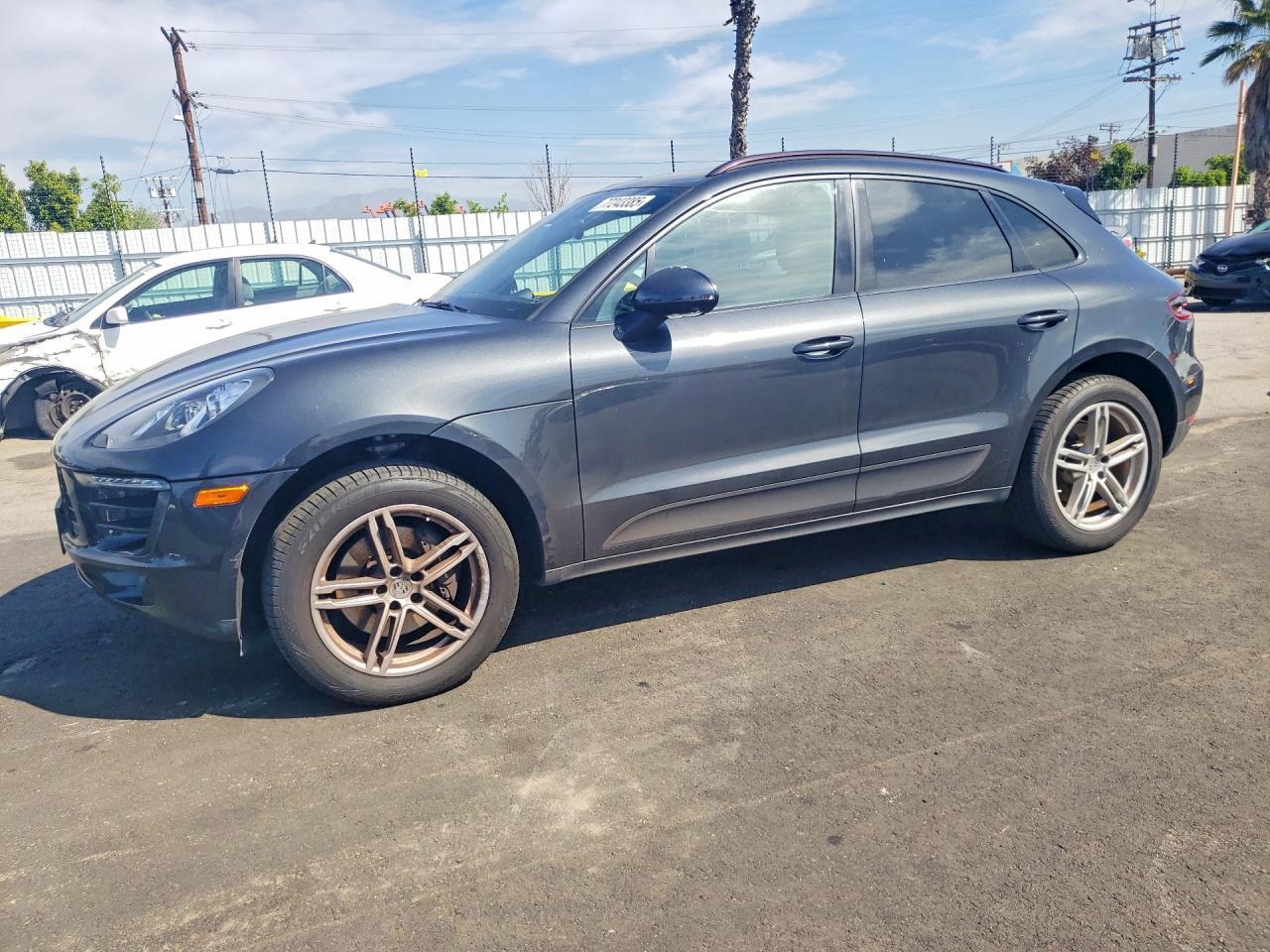 2018 PORSCHE Macan