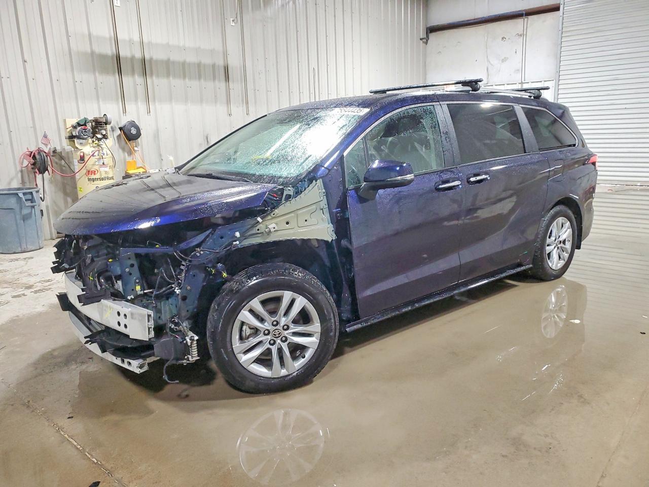 2021 TOYOTA SIENNA