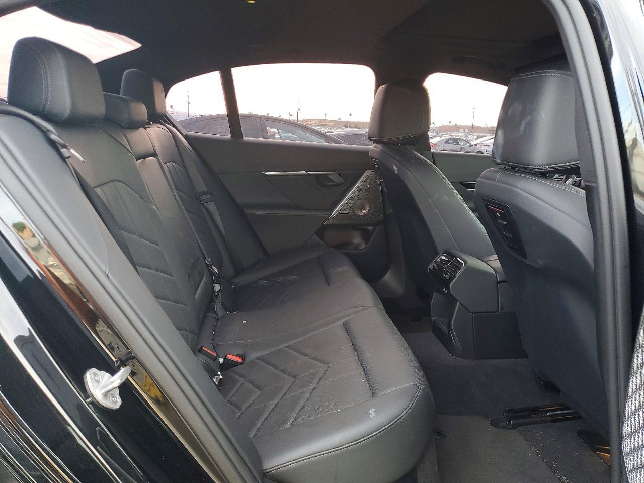 2024 BMW i5