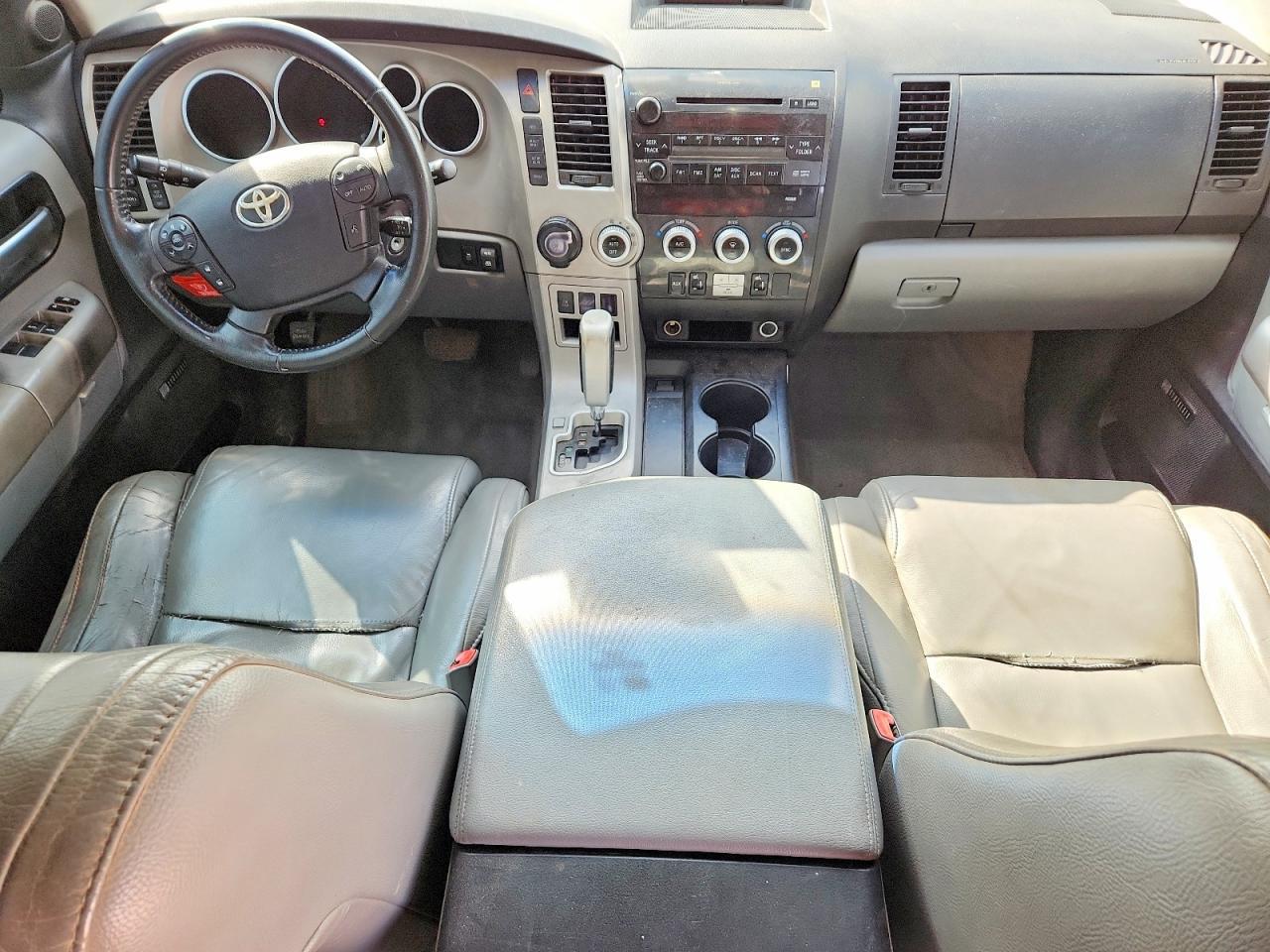 2008 TOYOTA Sequoia