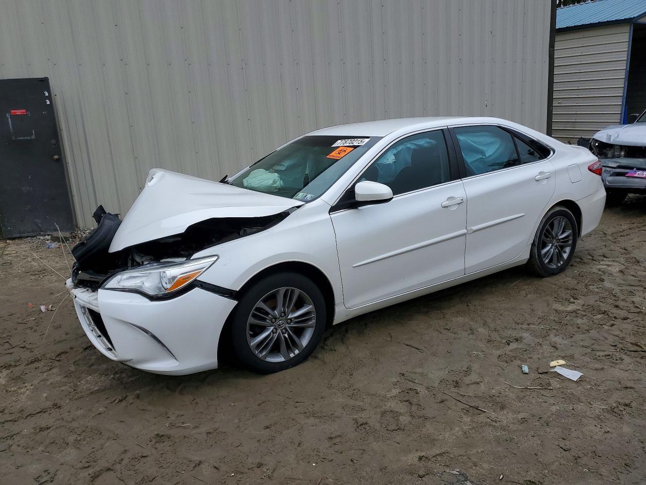 2016 TOYOTA CAMRY