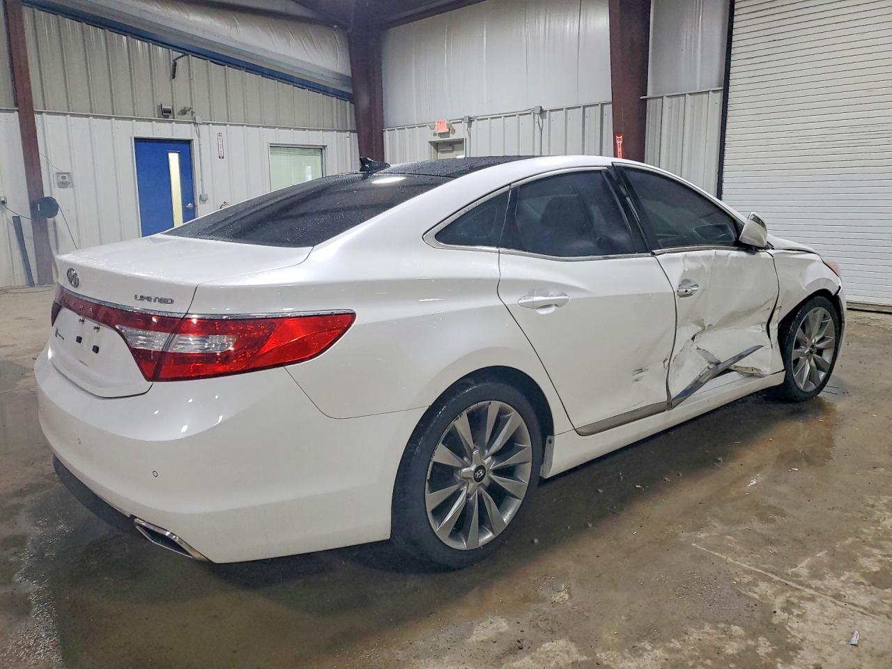 2017 HYUNDAI Azera