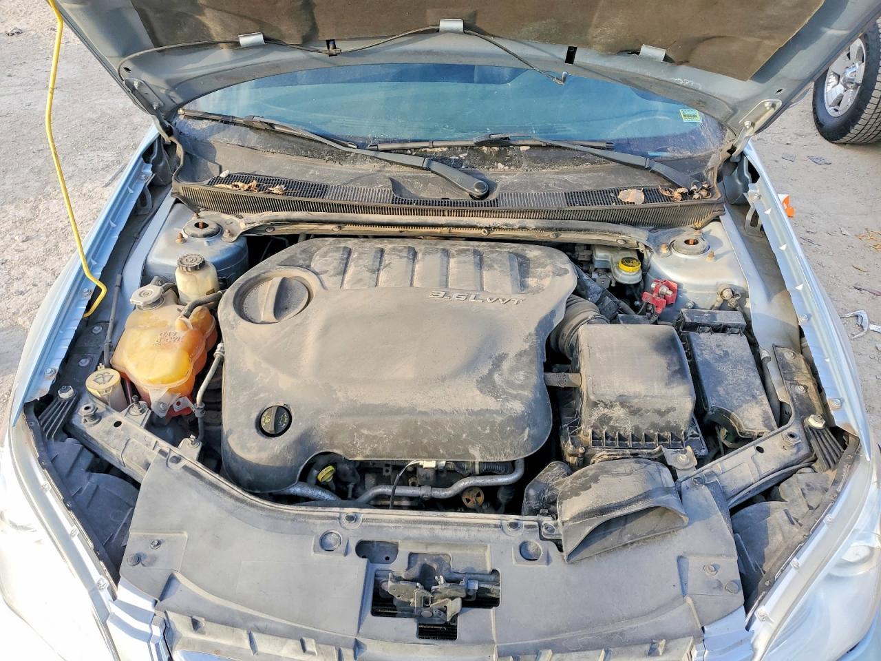 2012 CHRYSLER 200