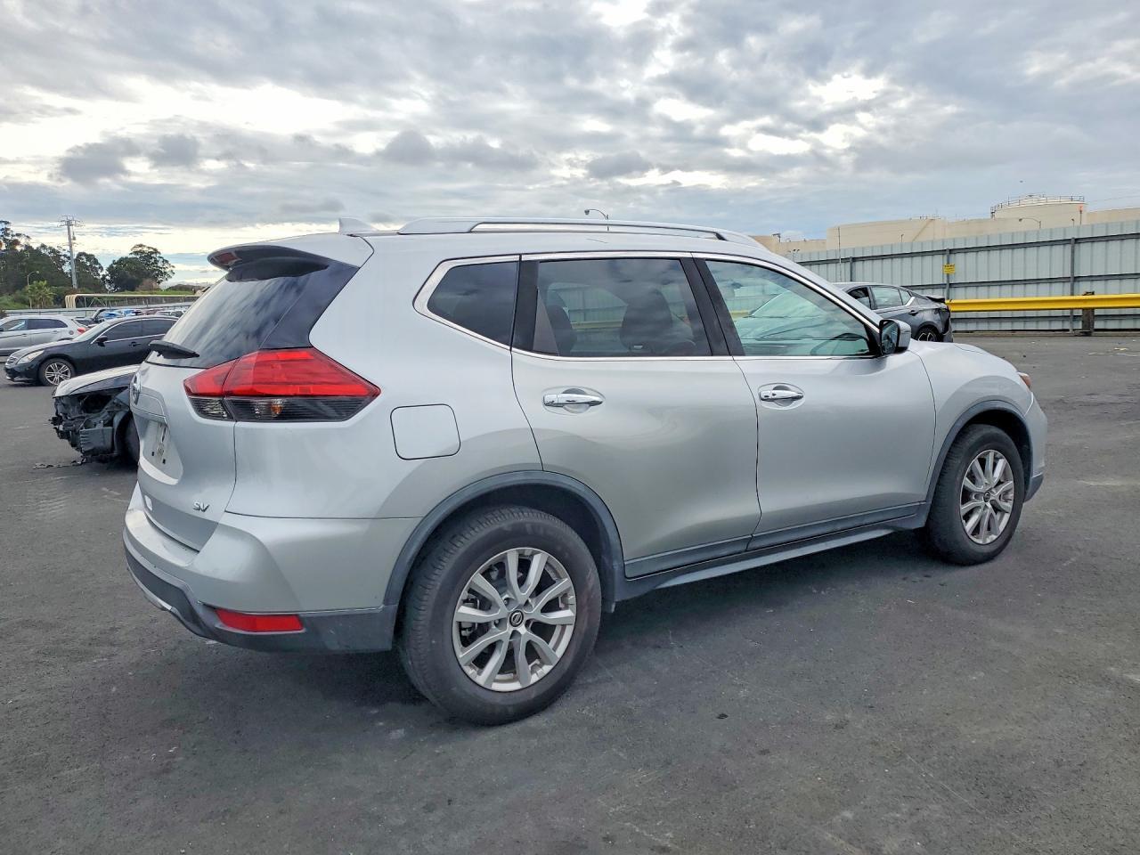 2017 NISSAN ROGUE