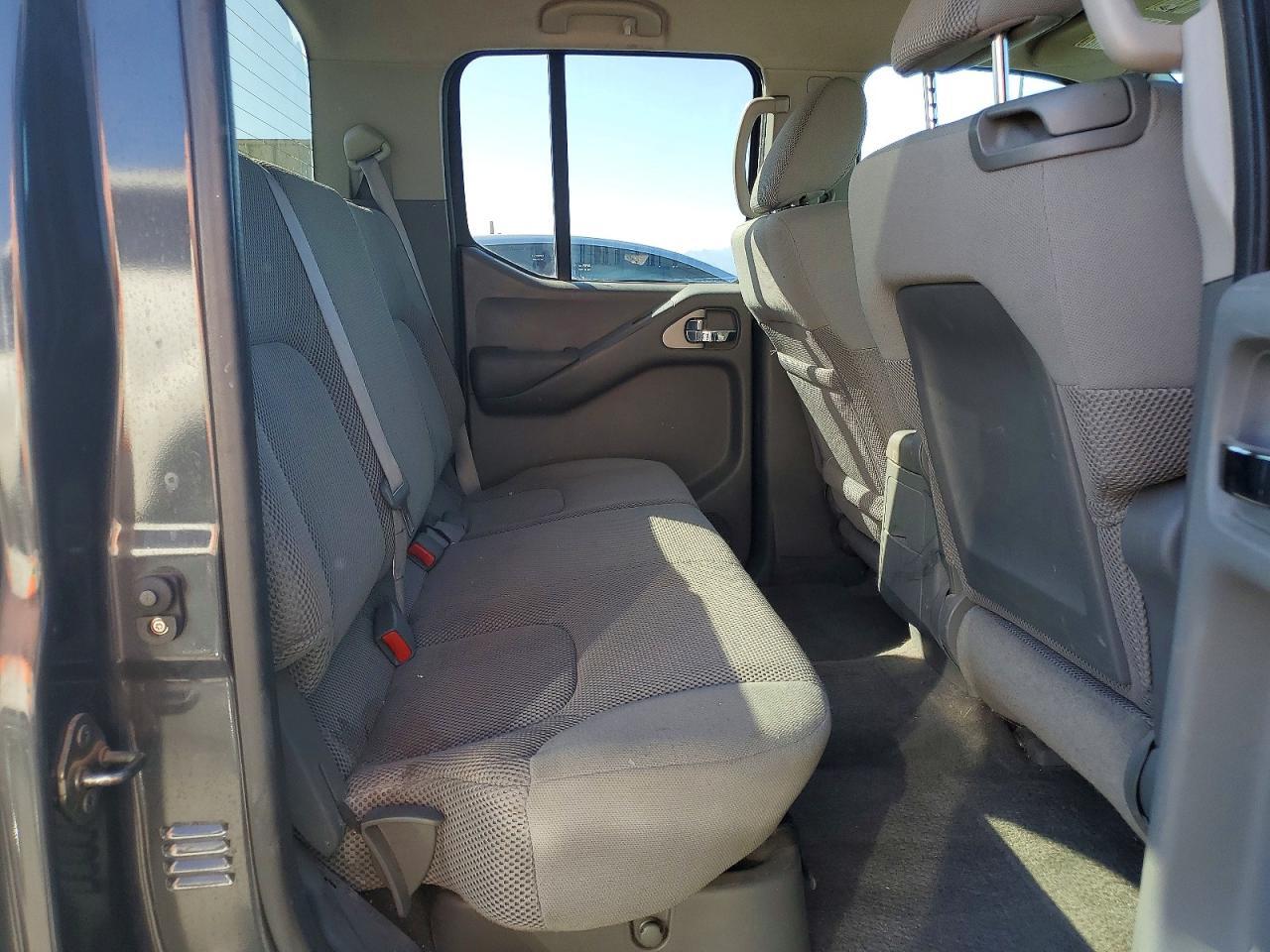 2010 NISSAN Frontier