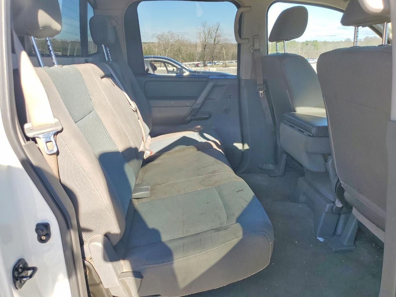 2006 NISSAN Titan