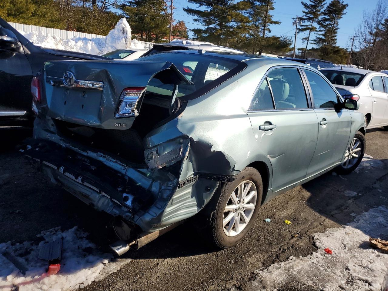 2011 TOYOTA CAMRY