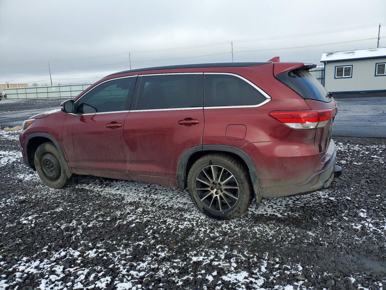 2018 TOYOTA HIGHLANDER