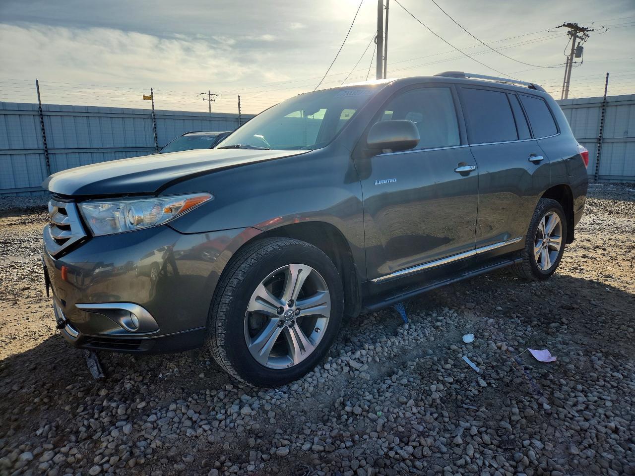 2011 TOYOTA HIGHLANDER