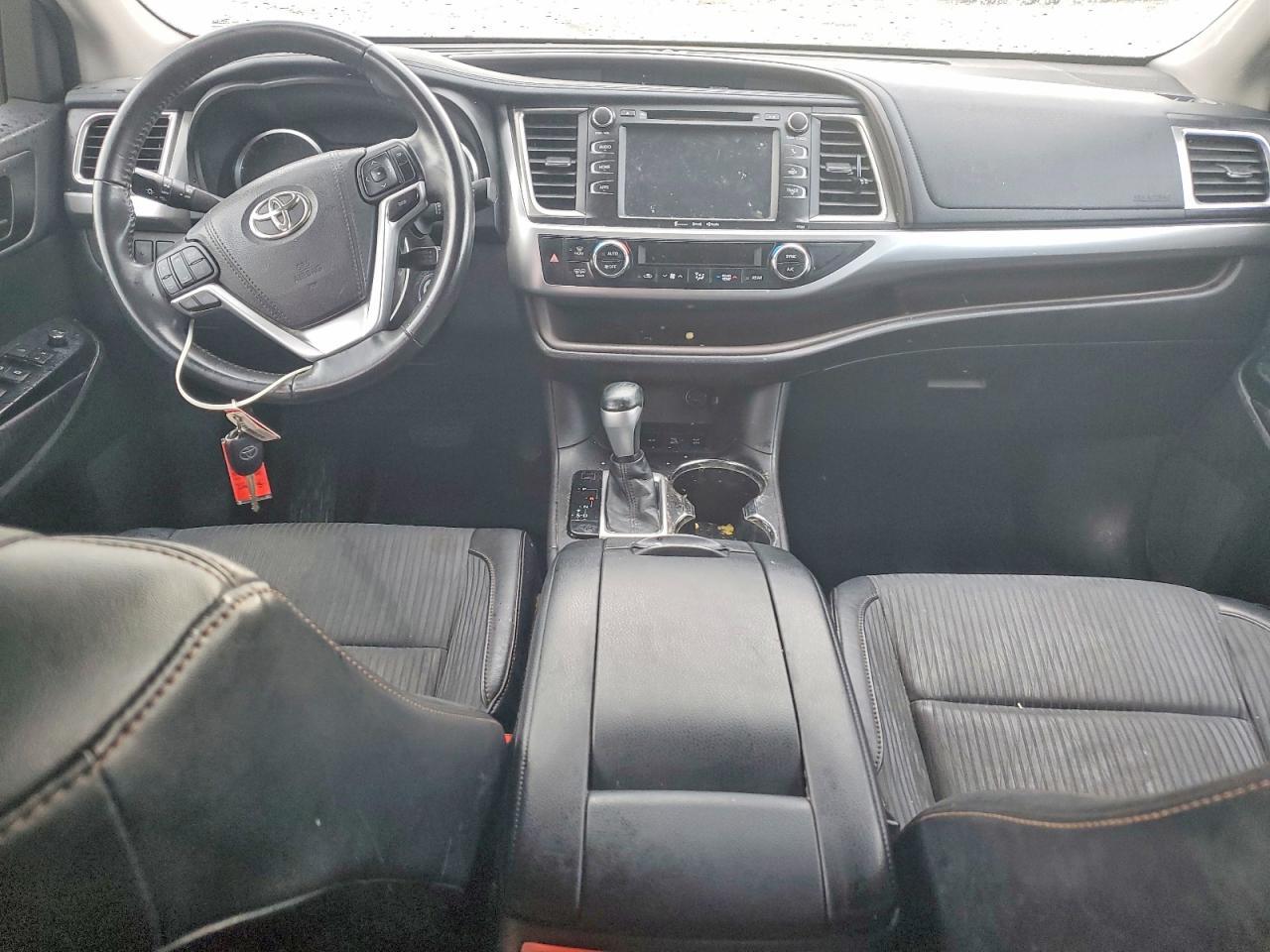 2016 TOYOTA HIGHLANDER