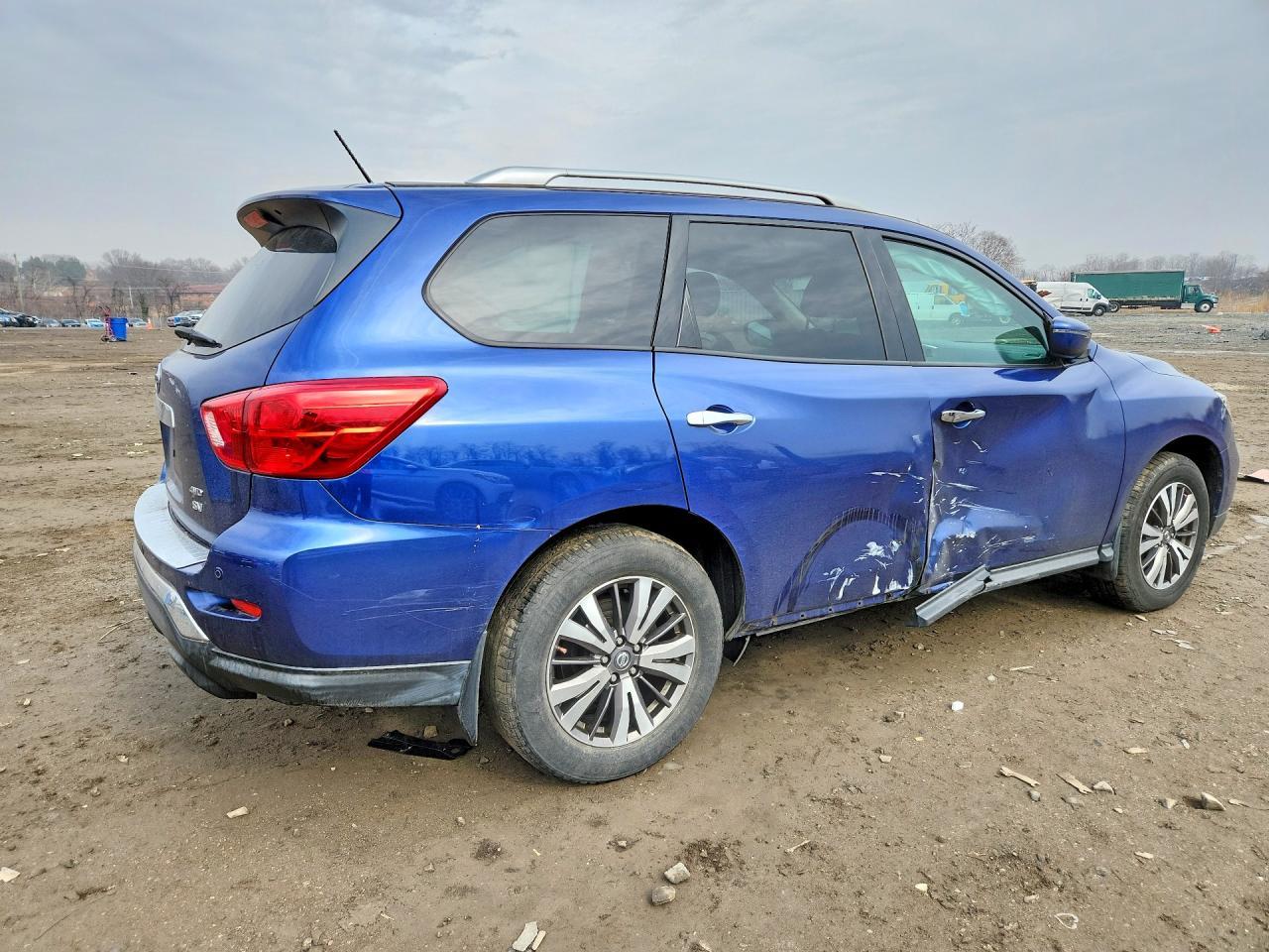 2017 NISSAN PATHFINDER